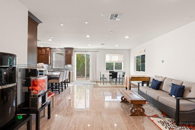 2667 Alcove Way, Sacramento, CA 95833