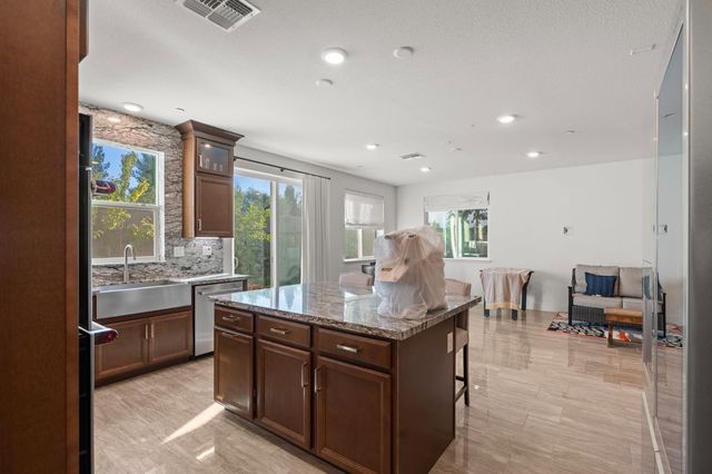 2667 Alcove Way, Sacramento, CA 95833