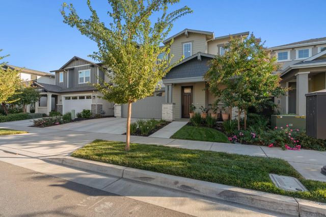 2667 Alcove Way, Sacramento, CA 95833