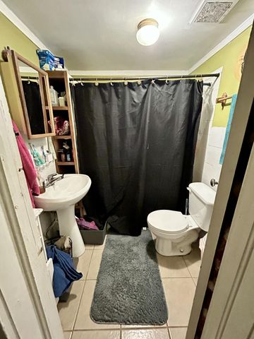 2320 N Travis Avenue, Springfield, MO 65803