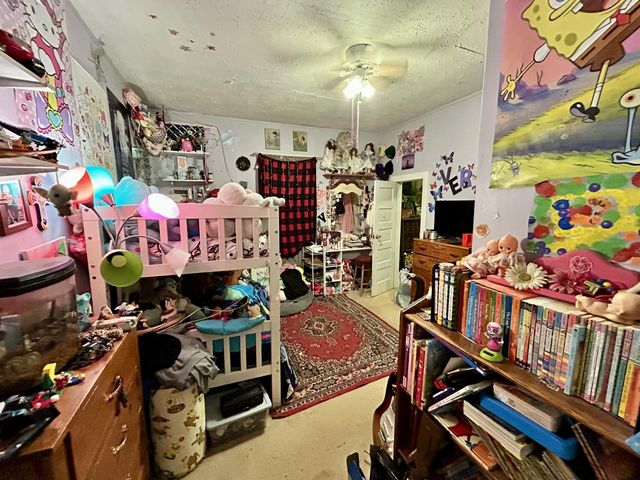 2320 N Travis Avenue, Springfield, MO 65803