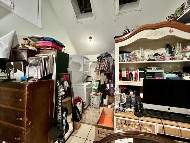 2320 N Travis Avenue, Springfield, MO 65803