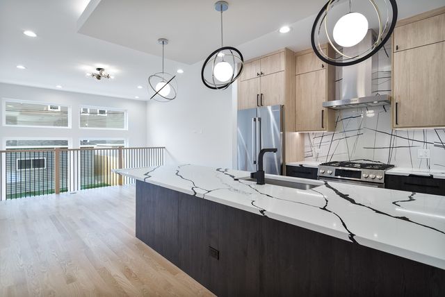 4246 N Kimball Avenue, Chicago, IL 60618