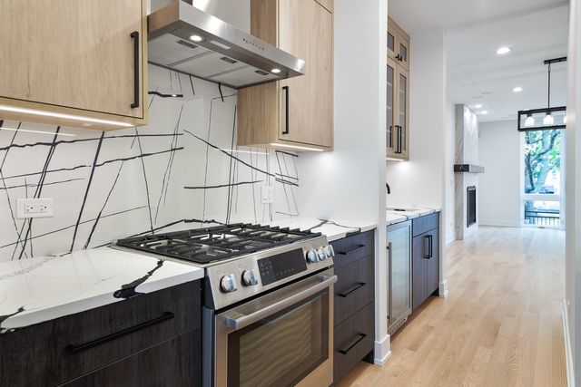 4246 N Kimball Avenue, Chicago, IL 60618