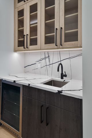 4246 N Kimball Avenue, Chicago, IL 60618