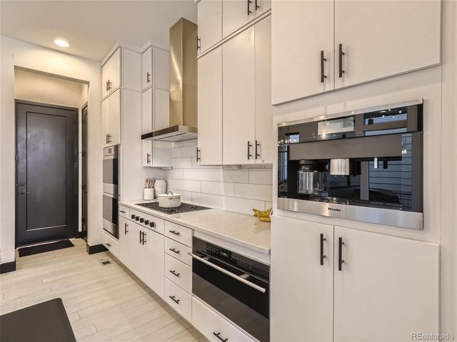 21418 E 61st Dr, Aurora, CO 80019