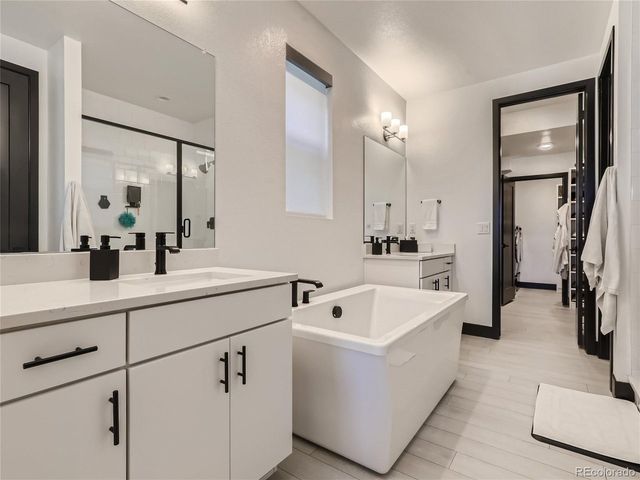 21418 E 61st Dr, Aurora, CO 80019