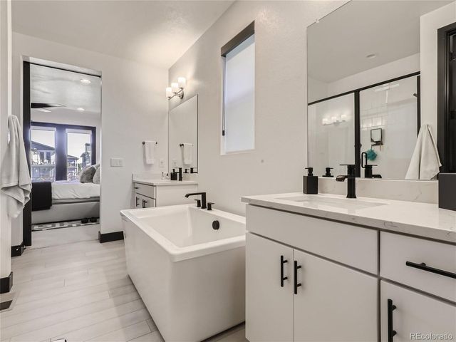 21418 E 61st Dr, Aurora, CO 80019