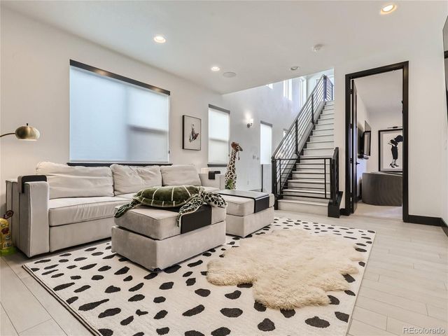 21418 E 61st Dr, Aurora, CO 80019