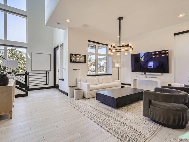 21418 E 61st Dr, Aurora, CO 80019