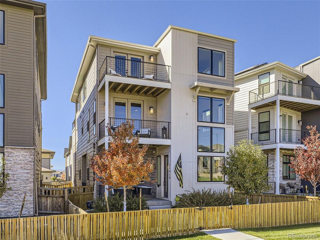 21418 E 61st Dr, Aurora, CO 80019