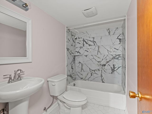 3706 Pecan Grove Drive NW, Huntsville, AL 35810