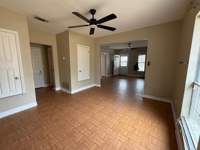 1645 PEARL AVENUE, Wichita Falls, TX 76301