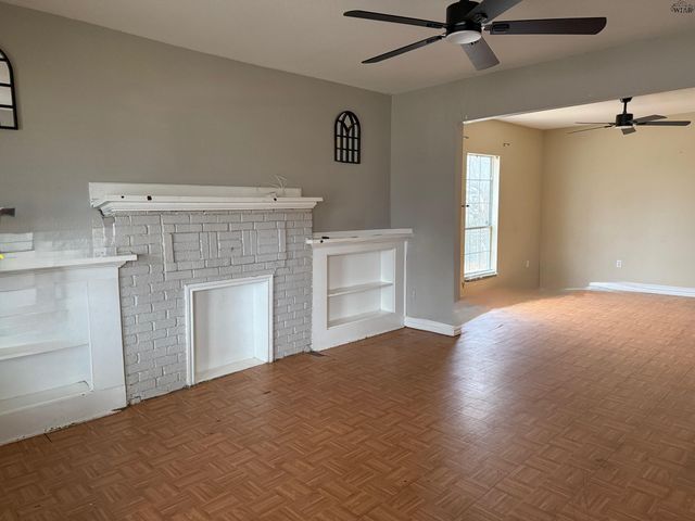 1645 PEARL AVENUE, Wichita Falls, TX 76301