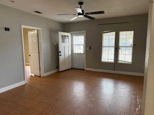 1645 PEARL AVENUE, Wichita Falls, TX 76301