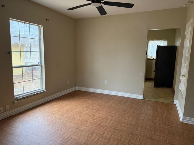 1645 PEARL AVENUE, Wichita Falls, TX 76301