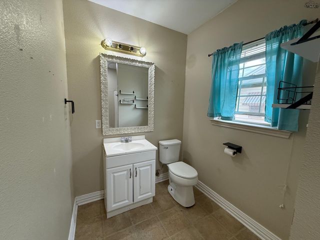 1645 PEARL AVENUE, Wichita Falls, TX 76301