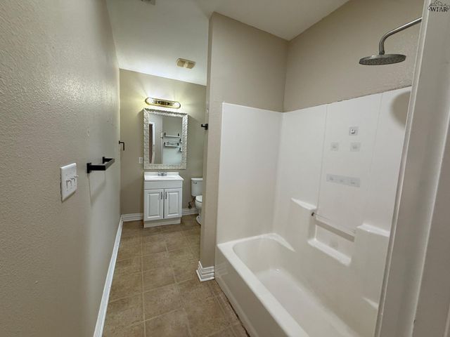 1645 PEARL AVENUE, Wichita Falls, TX 76301