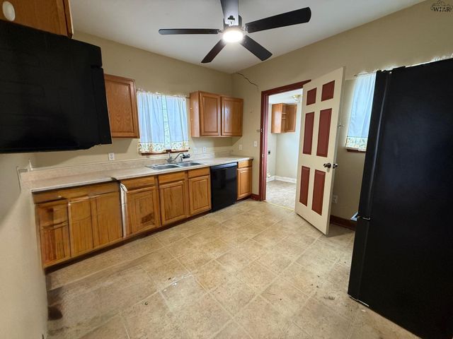 1645 PEARL AVENUE, Wichita Falls, TX 76301