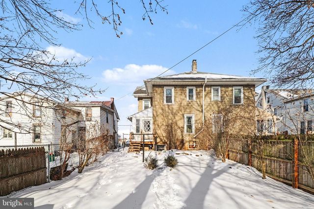 104 E HARRISBURG AVE, Elizabethtown, PA 17022