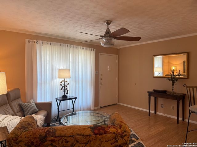 8702 Village Dr Apt 811, San Antonio, TX 78217