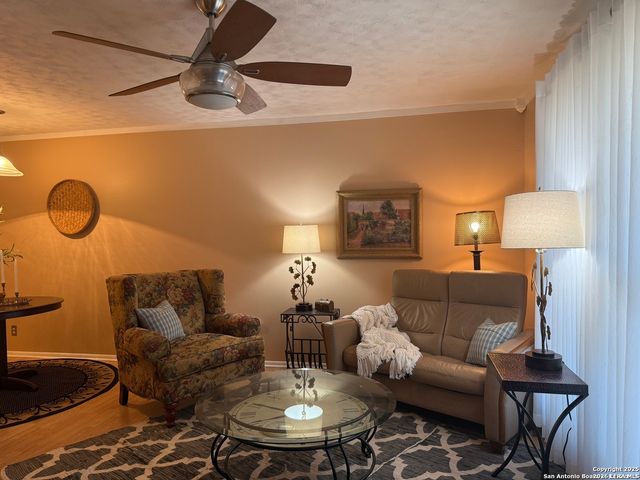 8702 Village Dr Apt 811, San Antonio, TX 78217