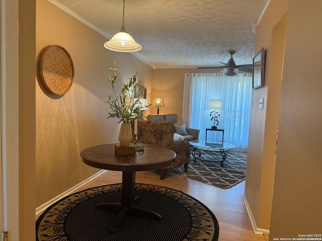 8702 Village Dr Apt 811, San Antonio, TX 78217