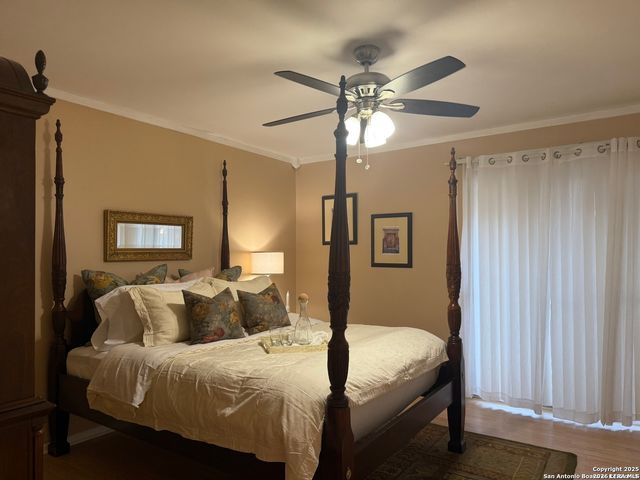 8702 Village Dr Apt 811, San Antonio, TX 78217