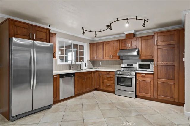 15691 Montgomery, Fontana, CA 92336