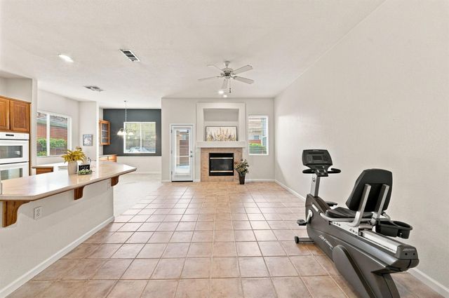 4025 Shady Glen Ct, Modesto, CA 95356