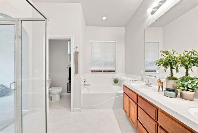 4025 Shady Glen Ct, Modesto, CA 95356