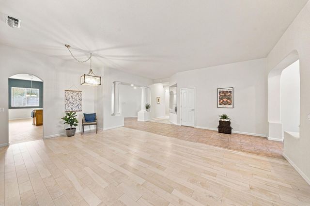 4025 Shady Glen Ct, Modesto, CA 95356