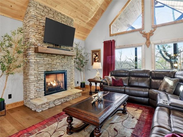 313 Muffle Court, Ellijay, GA 30540