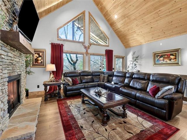 313 Muffle Court, Ellijay, GA 30540