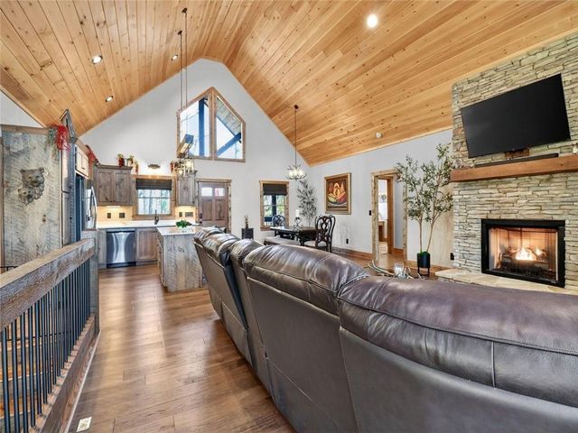 313 Muffle Court, Ellijay, GA 30540