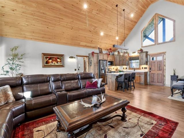 313 Muffle Court, Ellijay, GA 30540