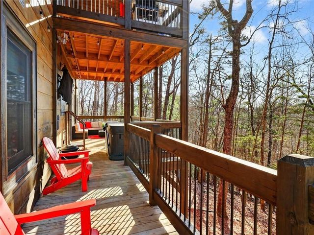 313 Muffle Court, Ellijay, GA 30540