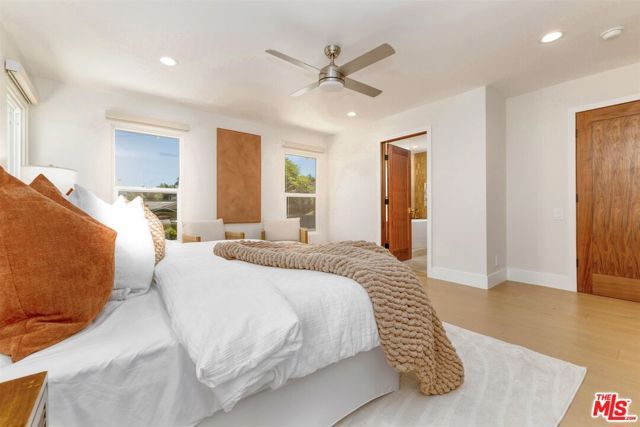6051 Sadring Avenue, Los Angeles, CA 91367