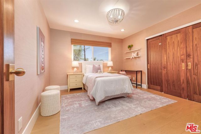 6051 Sadring Avenue, Los Angeles, CA 91367