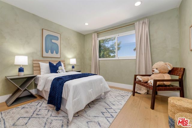 6051 Sadring Avenue, Los Angeles, CA 91367