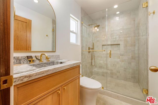 6051 Sadring Avenue, Los Angeles, CA 91367