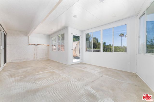 6051 Sadring Avenue, Los Angeles, CA 91367