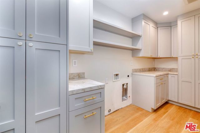 6051 Sadring Avenue, Los Angeles, CA 91367