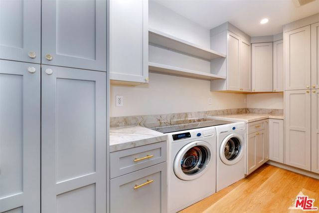 6051 Sadring Avenue, Los Angeles, CA 91367