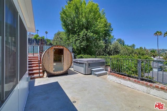 6051 Sadring Avenue, Los Angeles, CA 91367