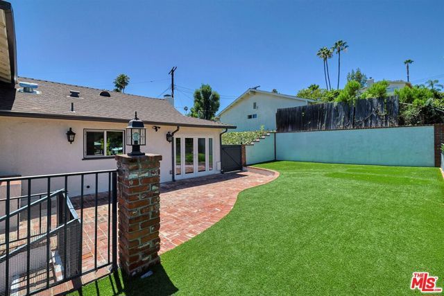 6051 Sadring Avenue, Los Angeles, CA 91367