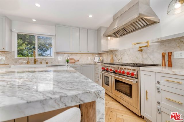 6051 Sadring Avenue, Los Angeles, CA 91367