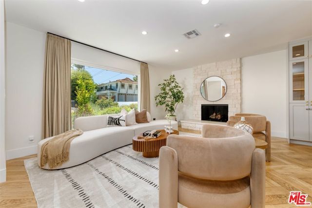 6051 Sadring Avenue, Los Angeles, CA 91367