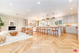 6051 Sadring Avenue, Los Angeles, CA 91367