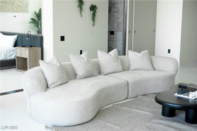 4381 West Flamingo Road 5806, Las Vegas, NV 89103